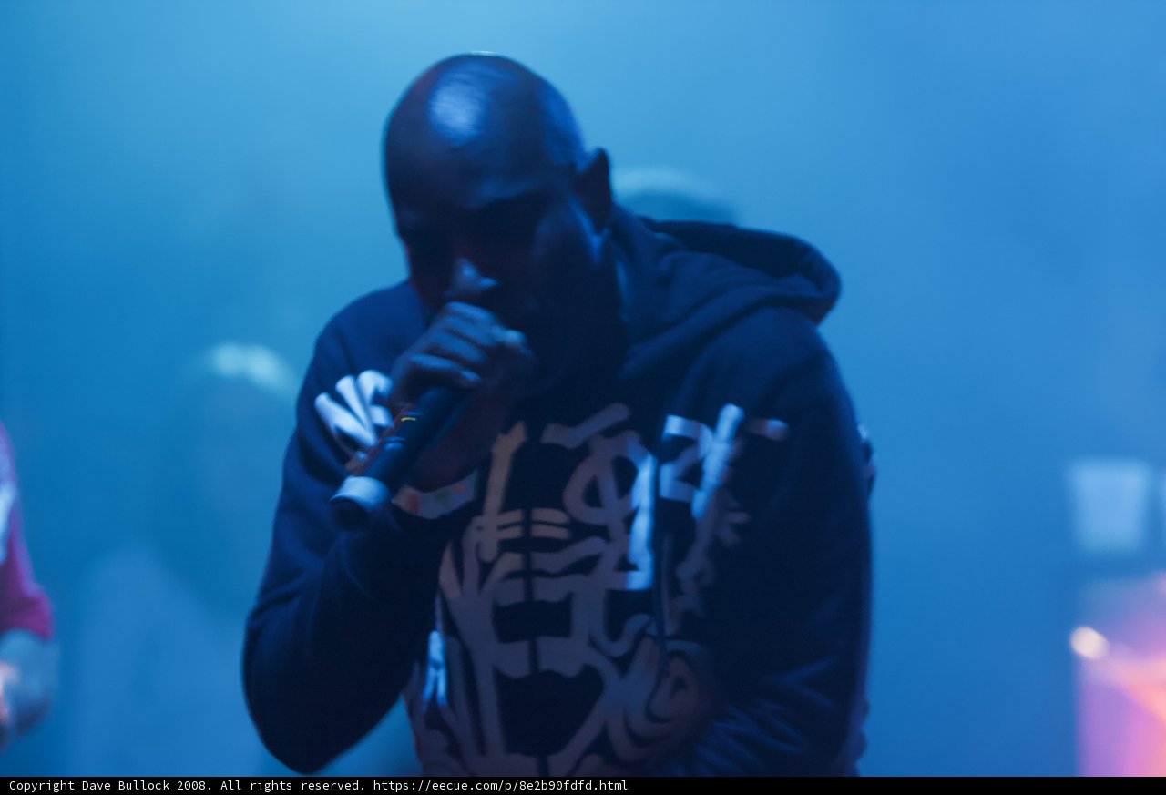 Stateside Solo: Entertainer in a Hoodie