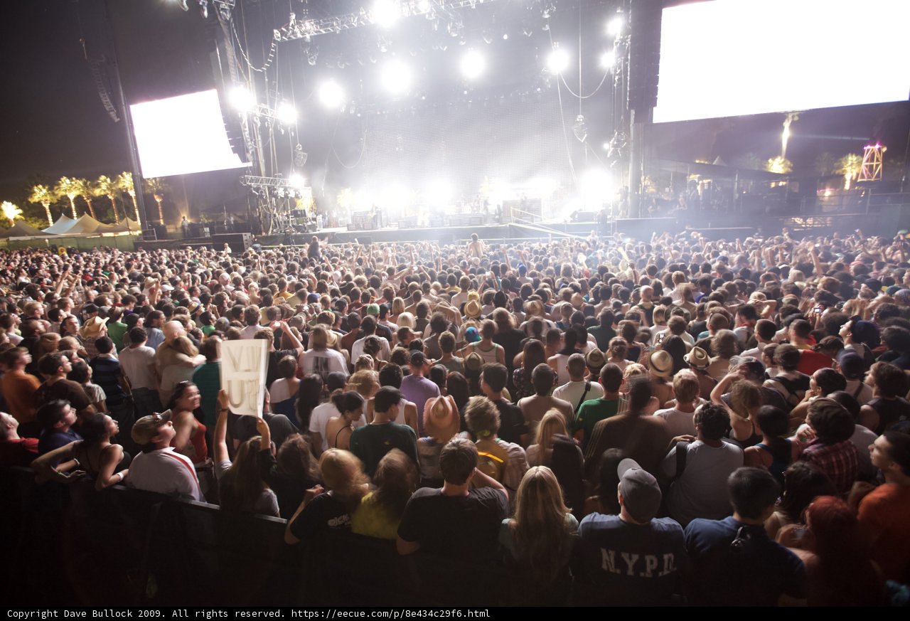 Coachella 2009: A Night of Music and Lights