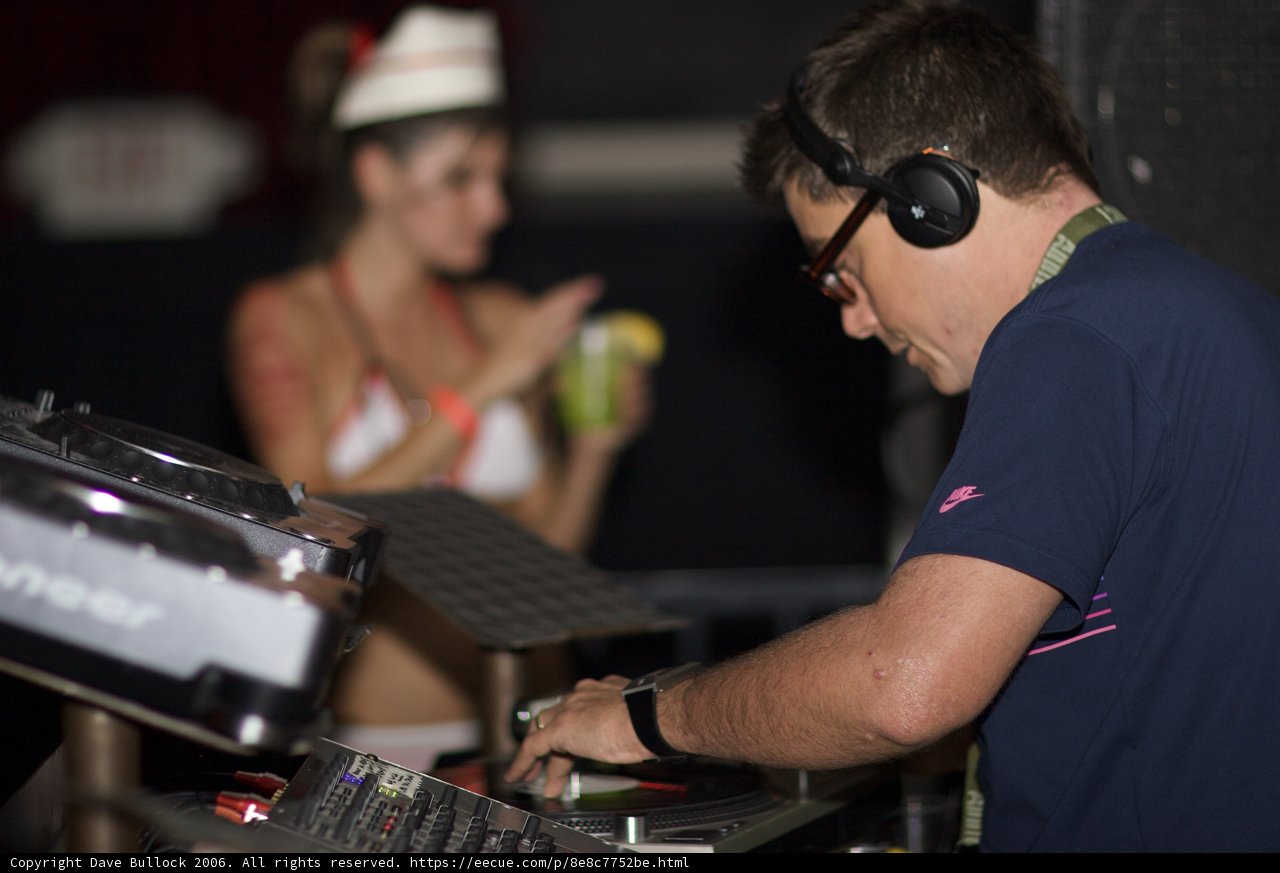 Grooving with Funktion London Electricity Disk 1