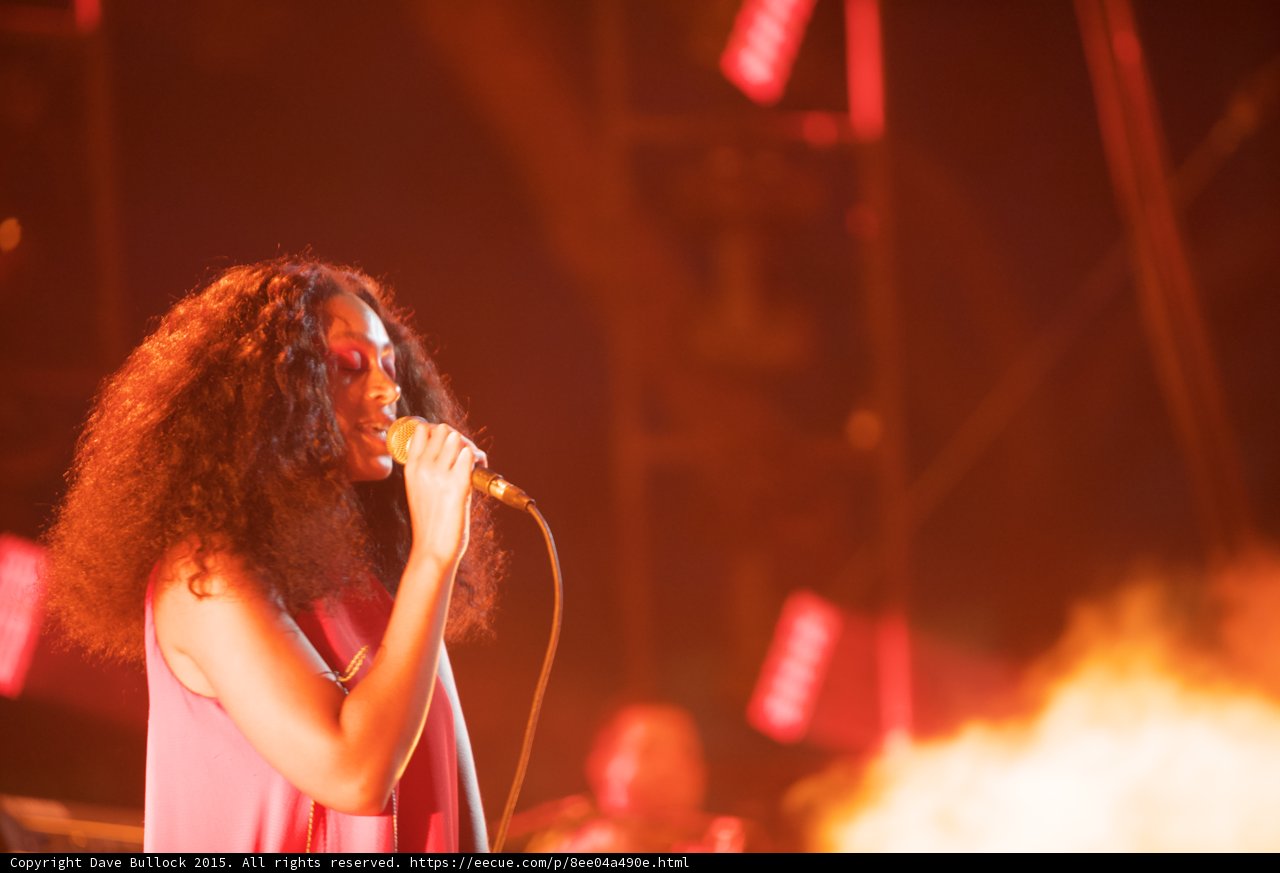 Solange Profile Singing White Orange Smoke Scaffolding Red Lights