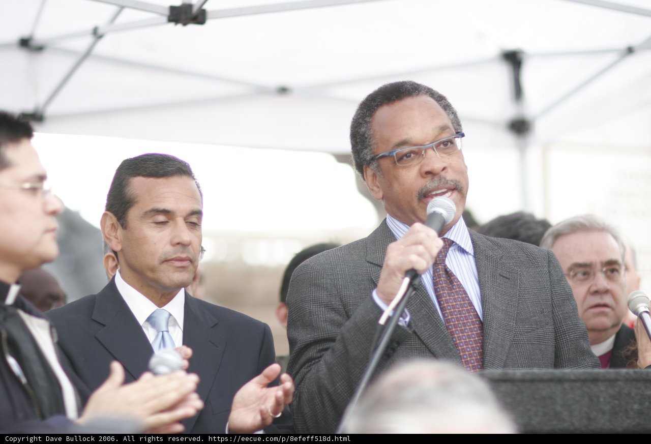 Antonio Villaraigosa addressing the press