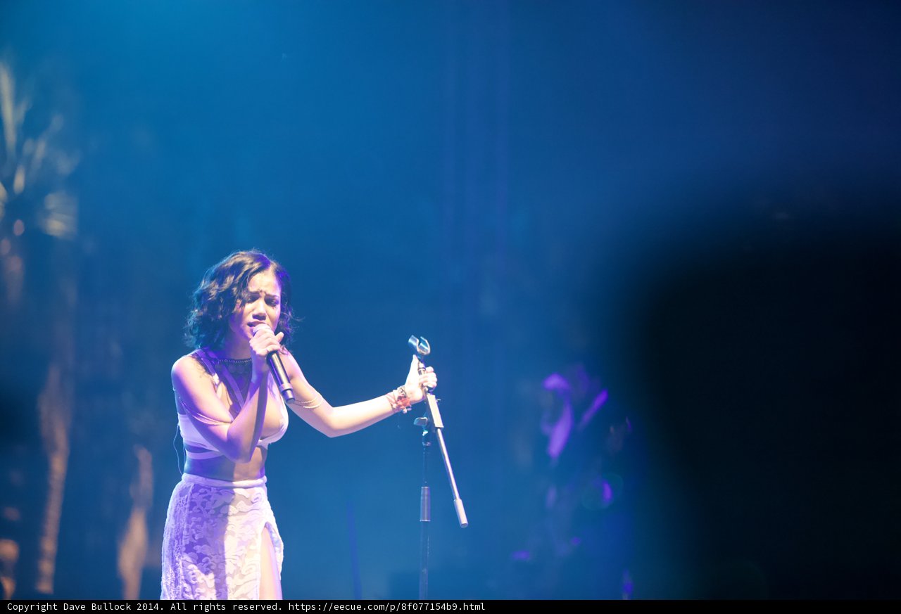 Jhené Aiko Rocks Coachella Stage in Solo Performance