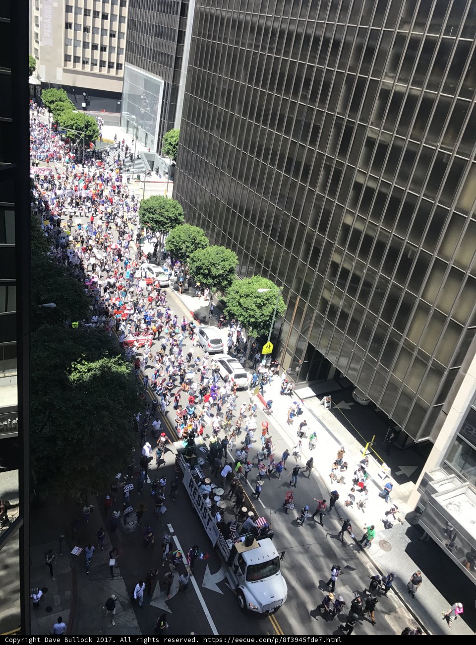 The Crowded Metropolis