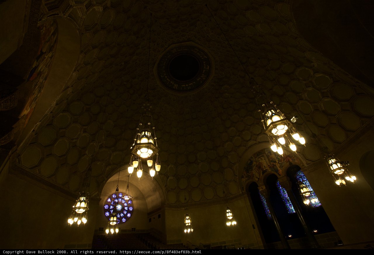 Stunning Illumination of the Istanbul Mosque Ceiling