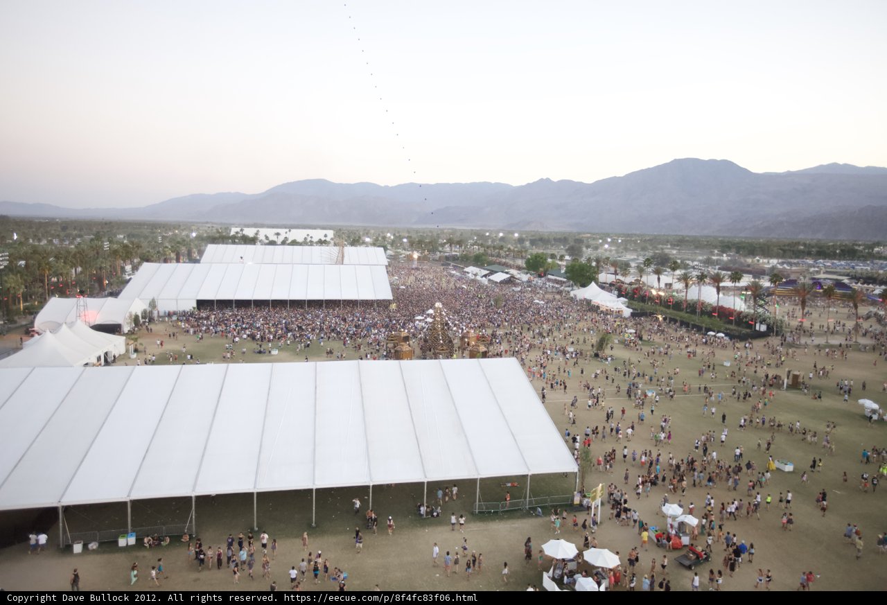 Coachella 2012: Sunday Concert Crowd