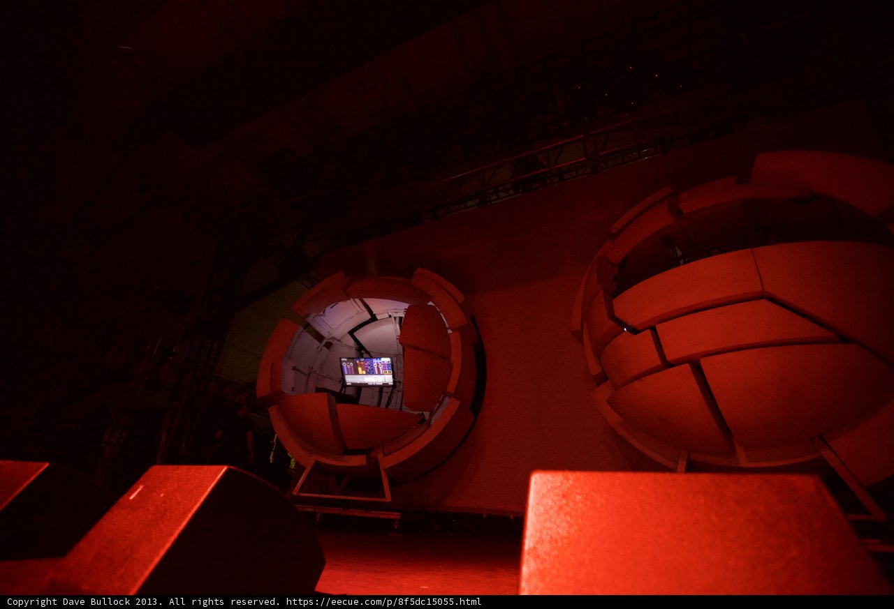 Planetarium-inspired Stage