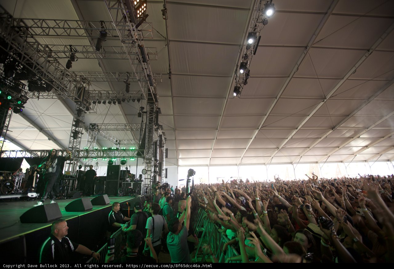2 Chainz Rocks Coachella Crowd