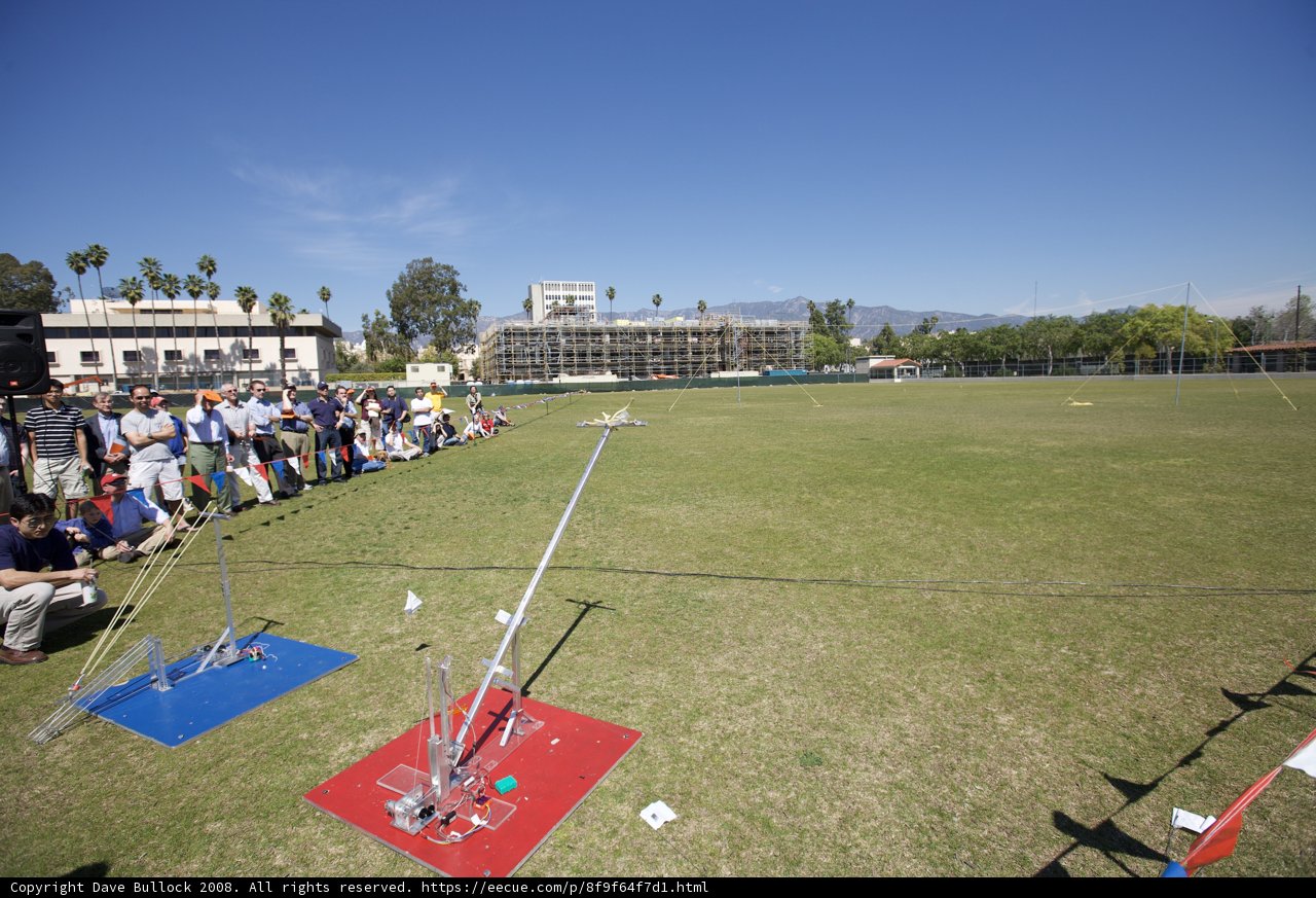 Caltech Engineers Gather to Watch Kite Display