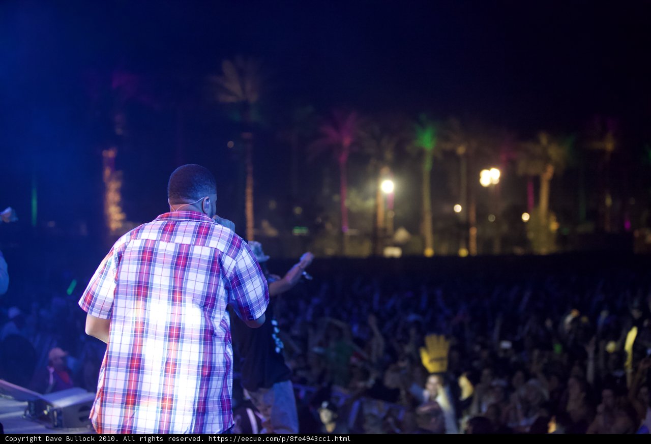 Night Performance Lights Up the Crowd