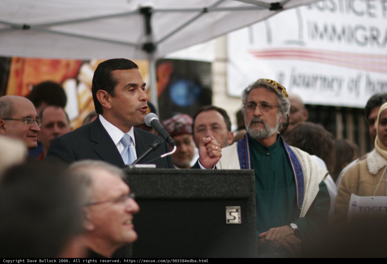 Antonio Villaraigosa Addresses a Packed Rally
