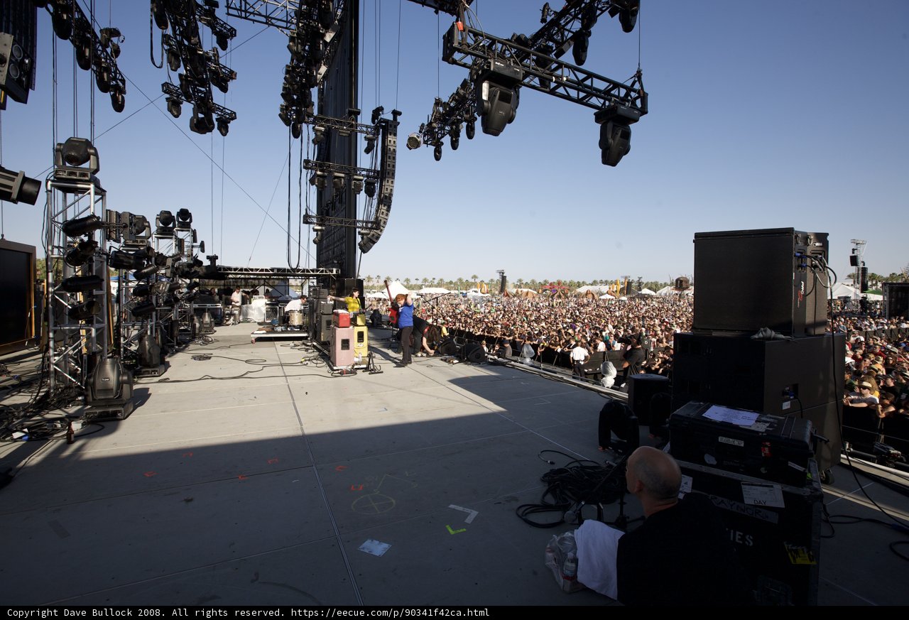 A Sea of People at Coachella 2008