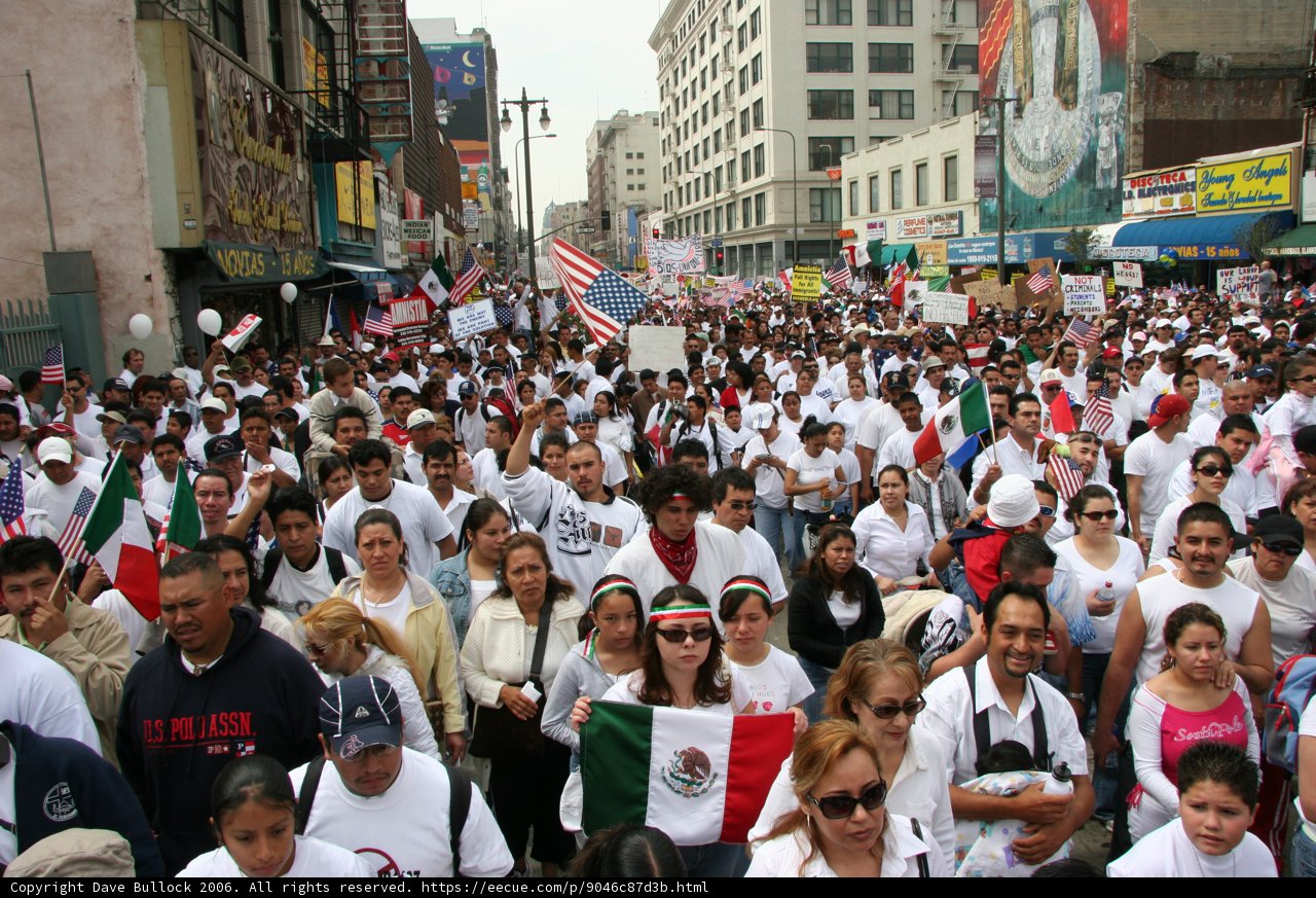Cheikha Rabia Leads a Massive Protest March