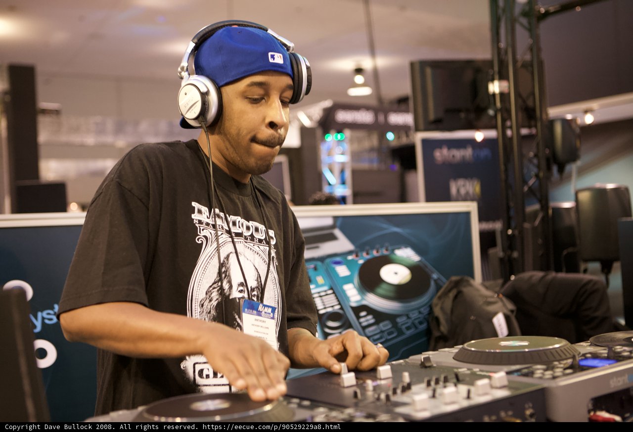 Roc Raida Spinning with Headphones