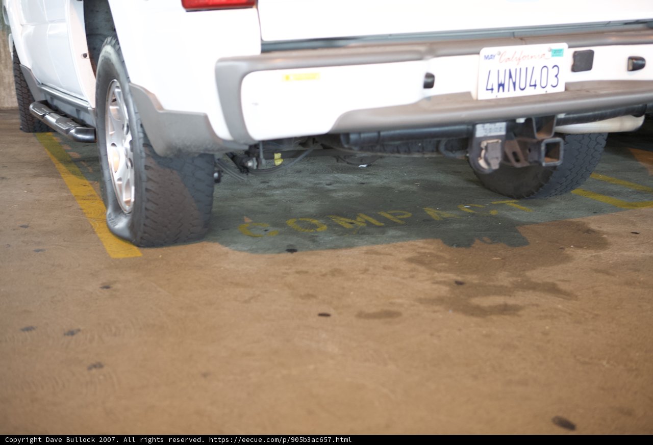 Alloy Spoke Wheels of a 2007 White Truck