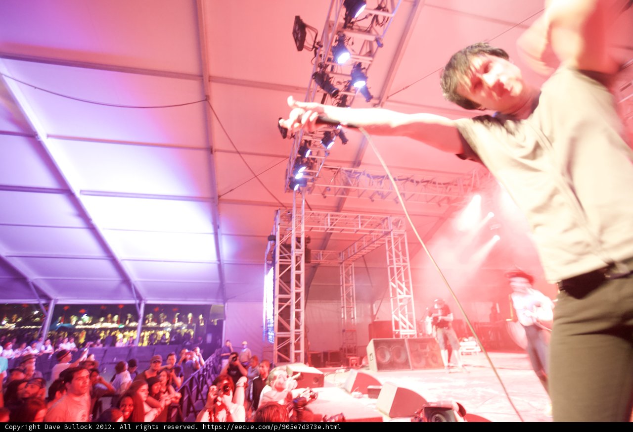 Man electrifies the stage at Coachella concert