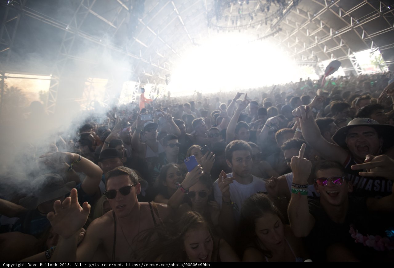 Smoky Sahara Crowd
