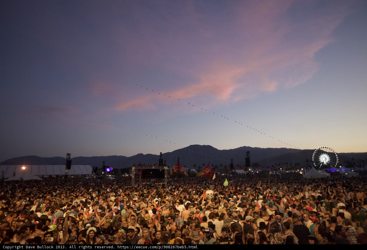 Coachella Crowd Rocks Out at Weekend 1