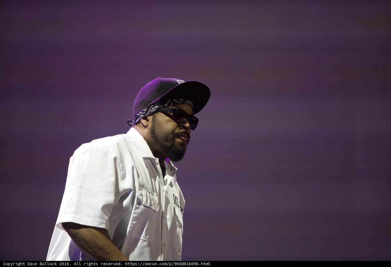 Ice Cube Rocks the Stage