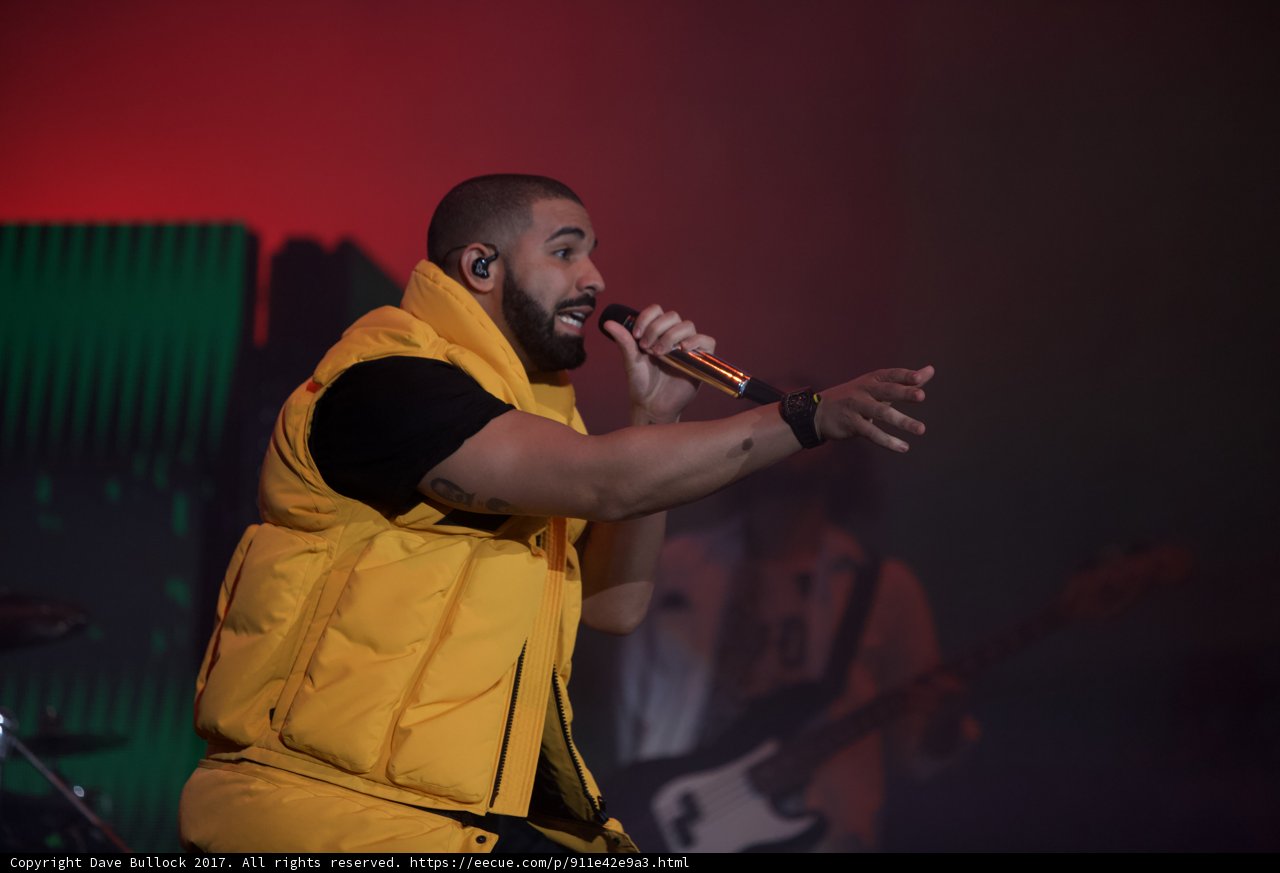 Drake Performs Solo at O2 Arena in London