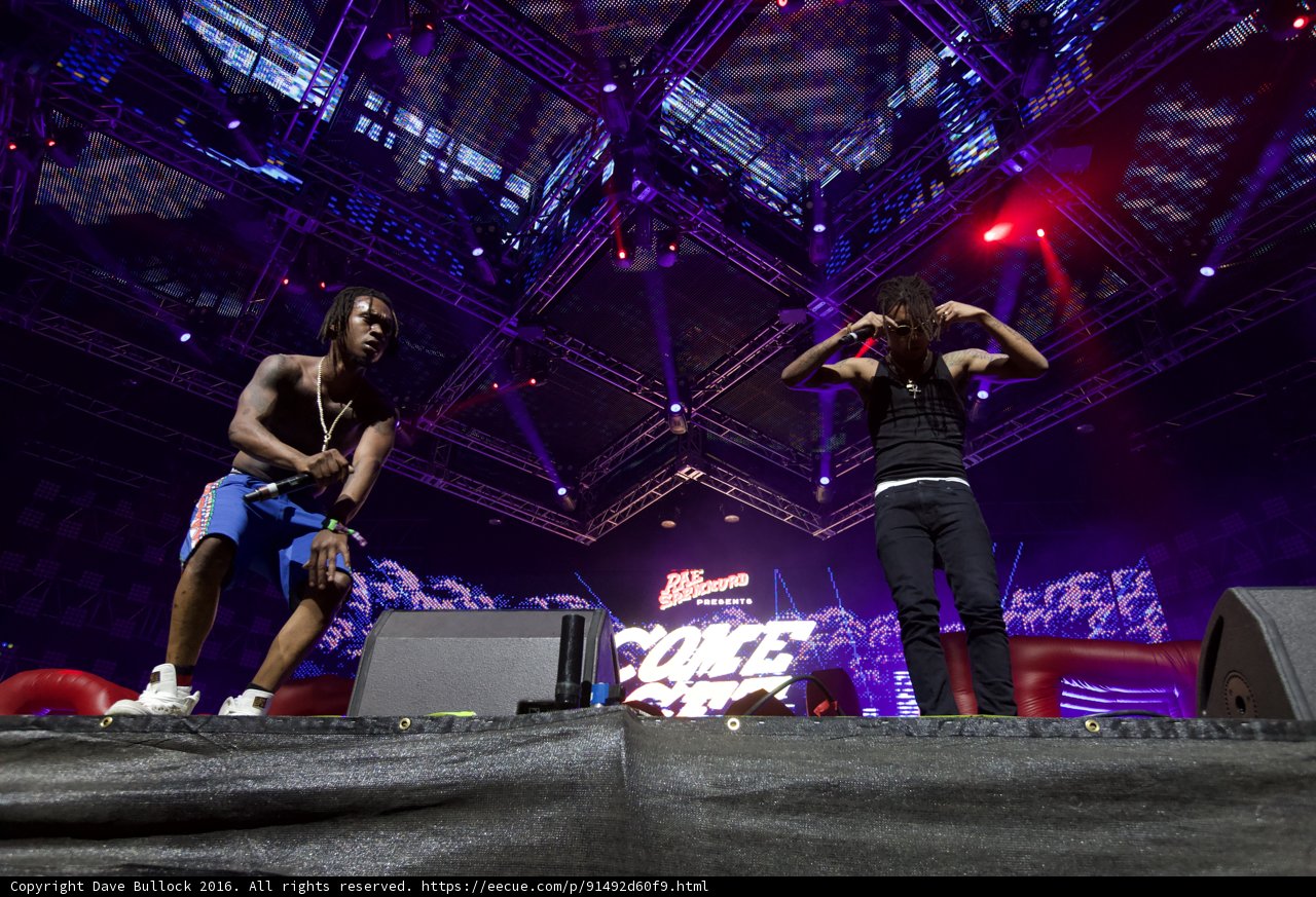 A Rocking Duo on Stage