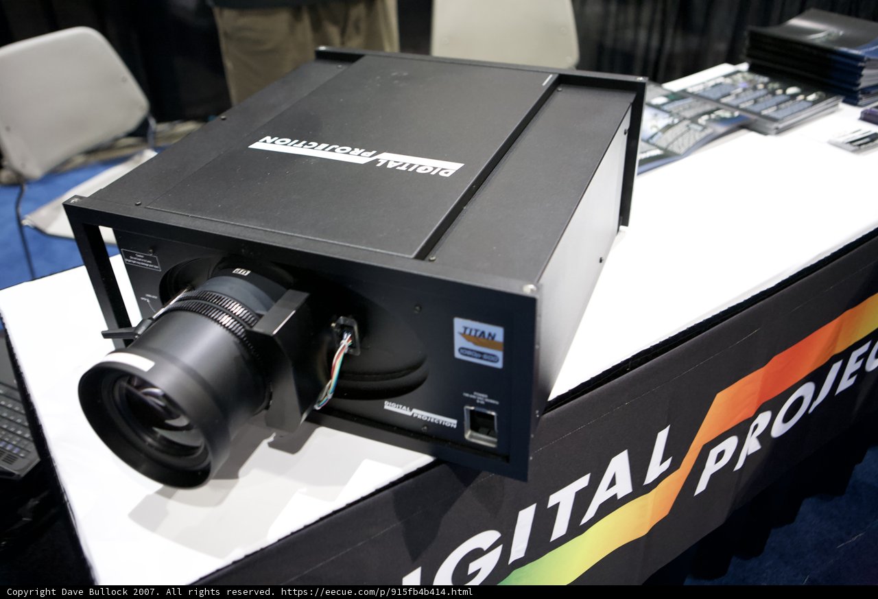 Cutting-Edge Digital Pro Projector Steals the Show at Digital Imaging Expo