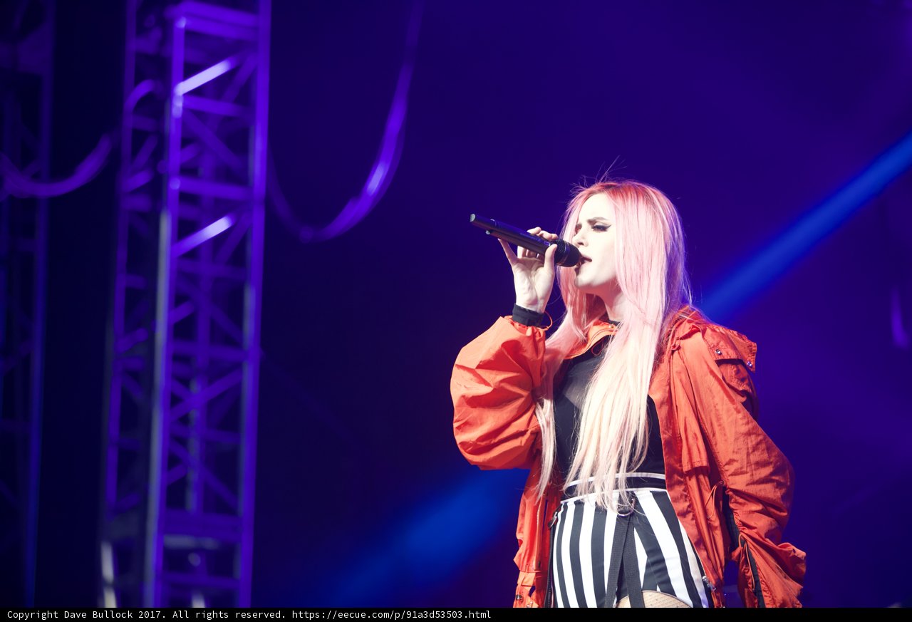 Pink-Haired Performer Takes Center Stage