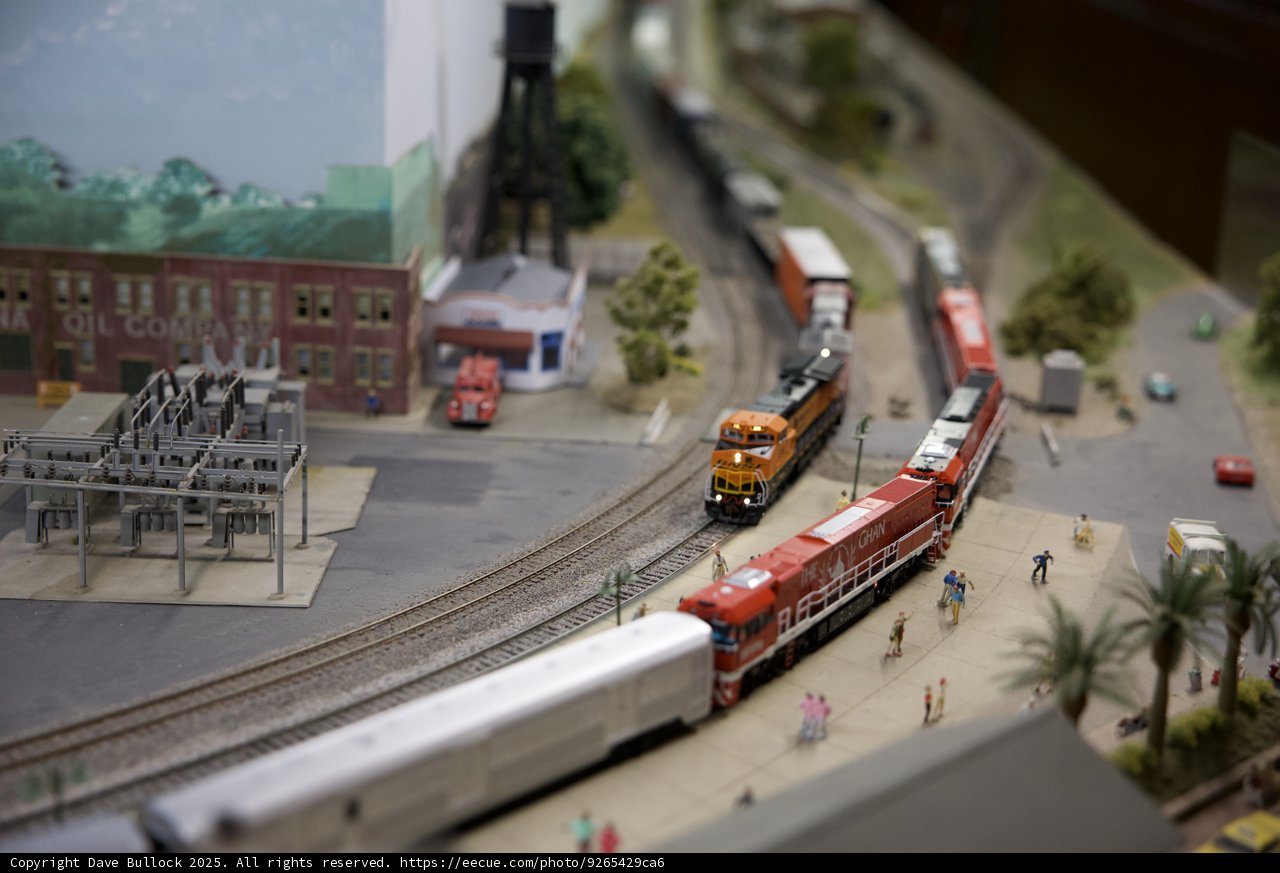 Miniature Metropolis on Track