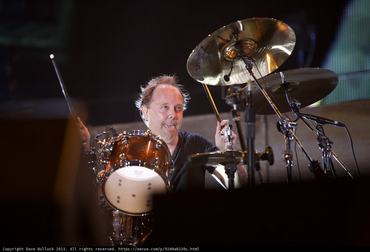 Lars Ulrich lights up the stage with his drumming skills