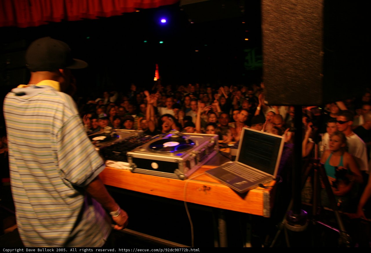 Live DJ Set Delights Night Clubbers