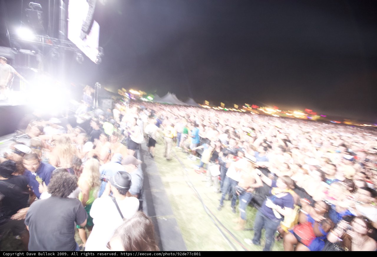 Crowd Goes Wild at Coachella 2009 Concert