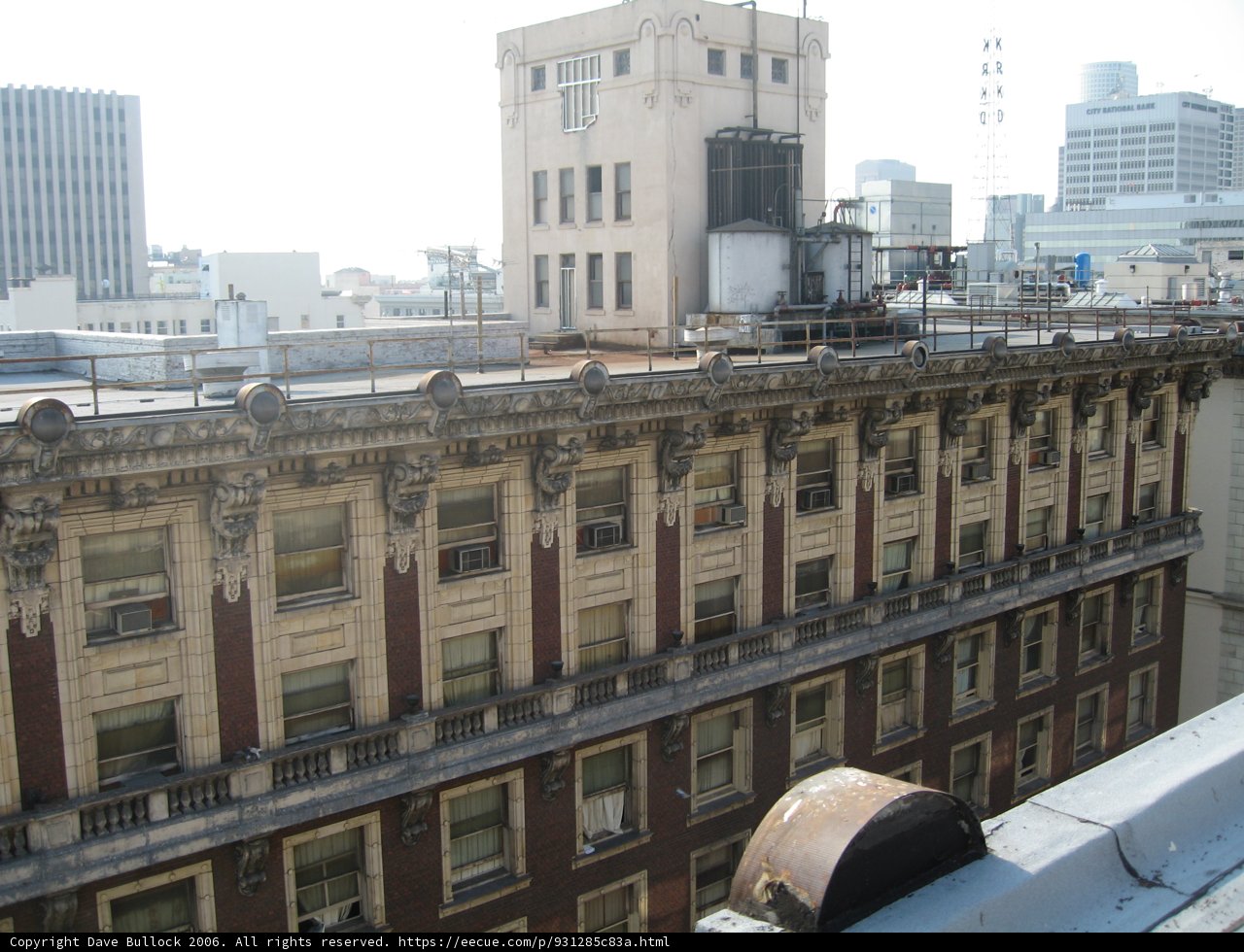 A View of Two High Rise Buildings in the Metropolis