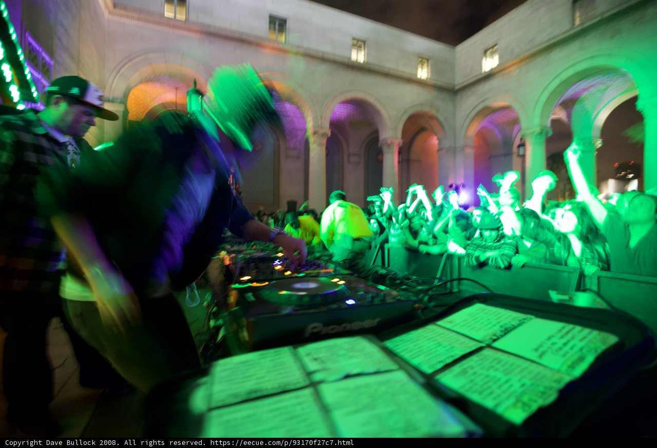 Grooving under the Green Lights