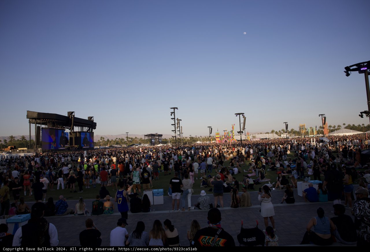 Vibrant Crowds and Dynamic Skies: Coachella 2024 Weekend 2