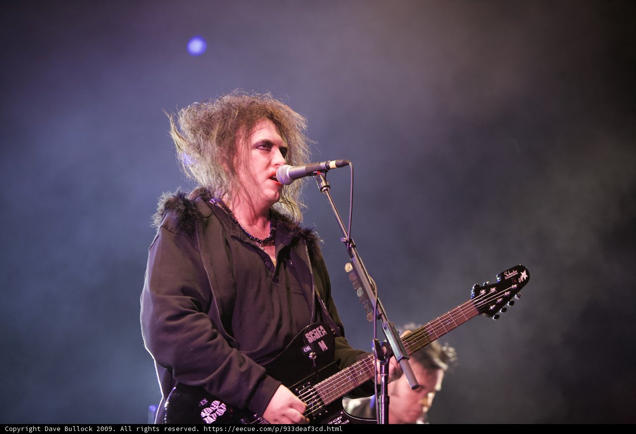 Robert Smith Rocks the Crowd at Coachella 2009
