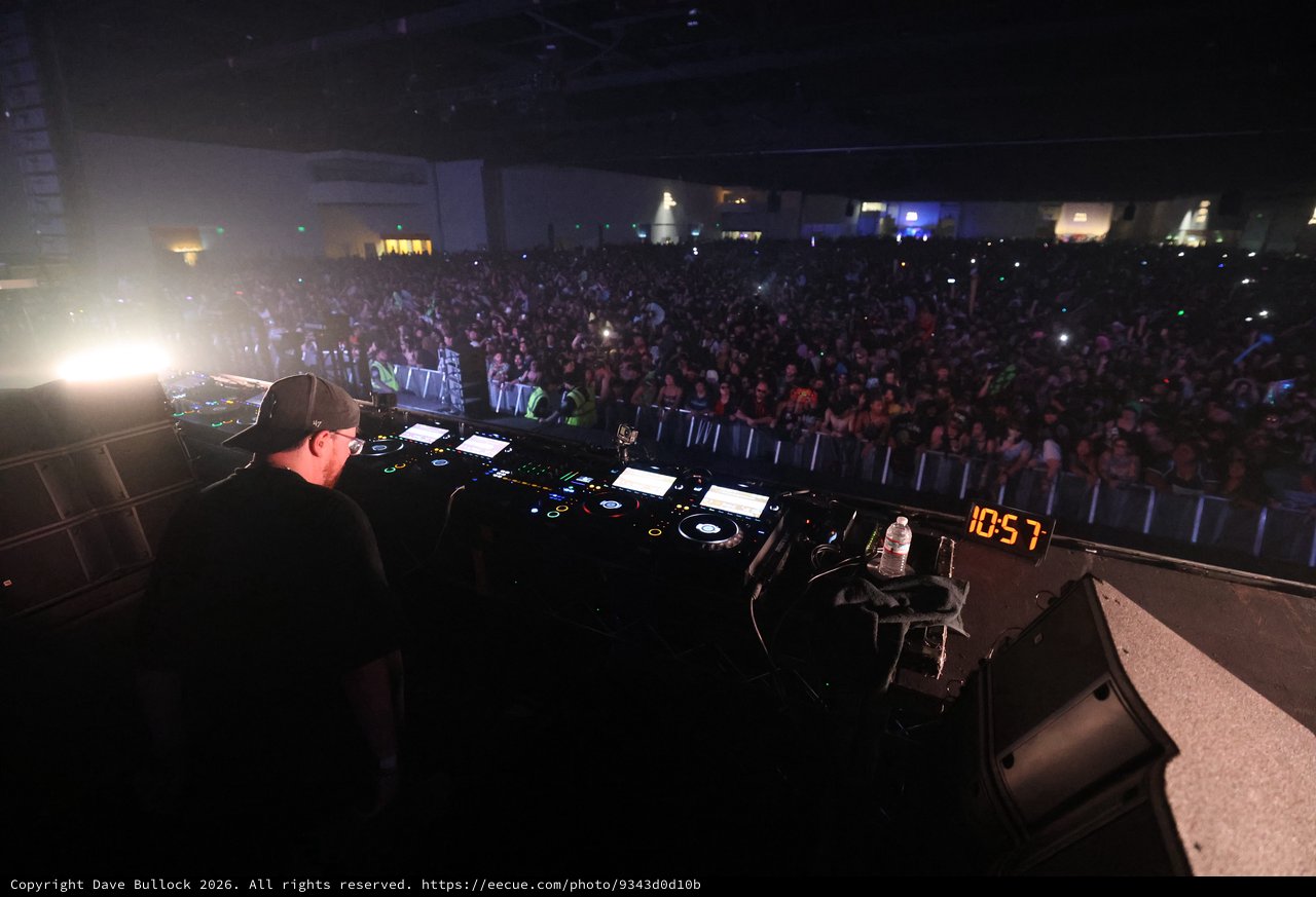 DJ Commands Massive Crowd at Wobbleland 2026