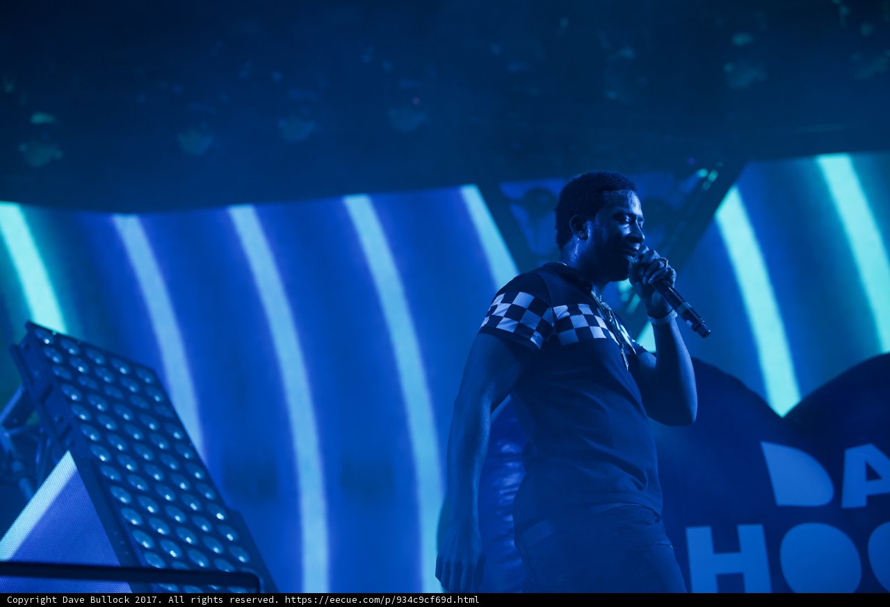 Enthralling Solo Performance at Coachella 2017
