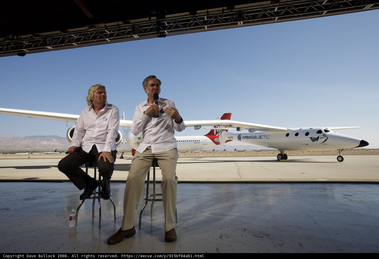 Burt Rutan and Richard Branson in front of the White Knight Two