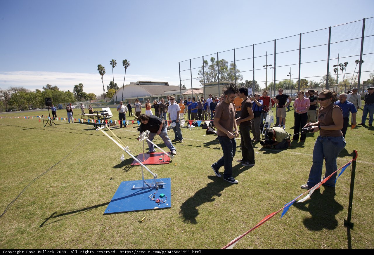 Caltech Engineering Competition: Field Spectators