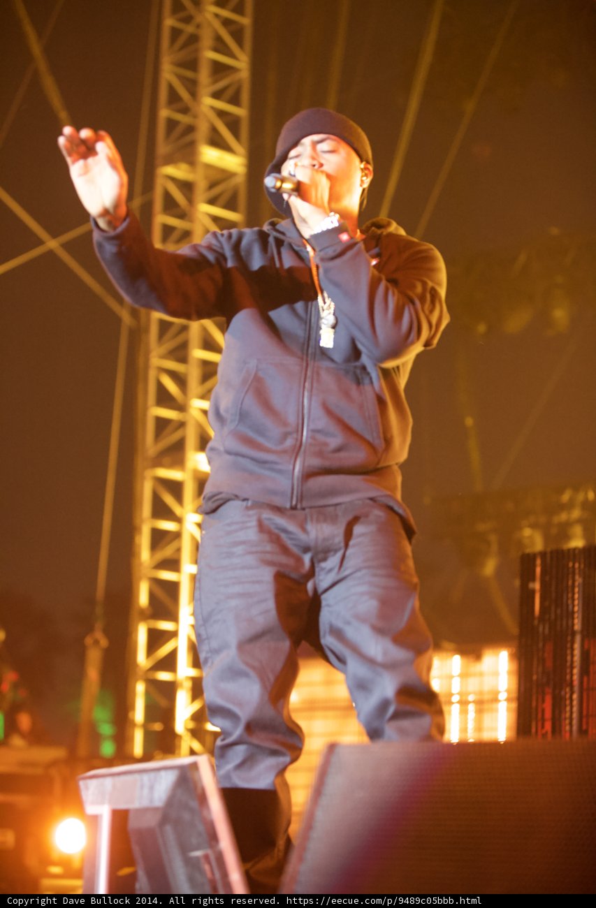 Nas Rocks the Stage at Coachella 2014