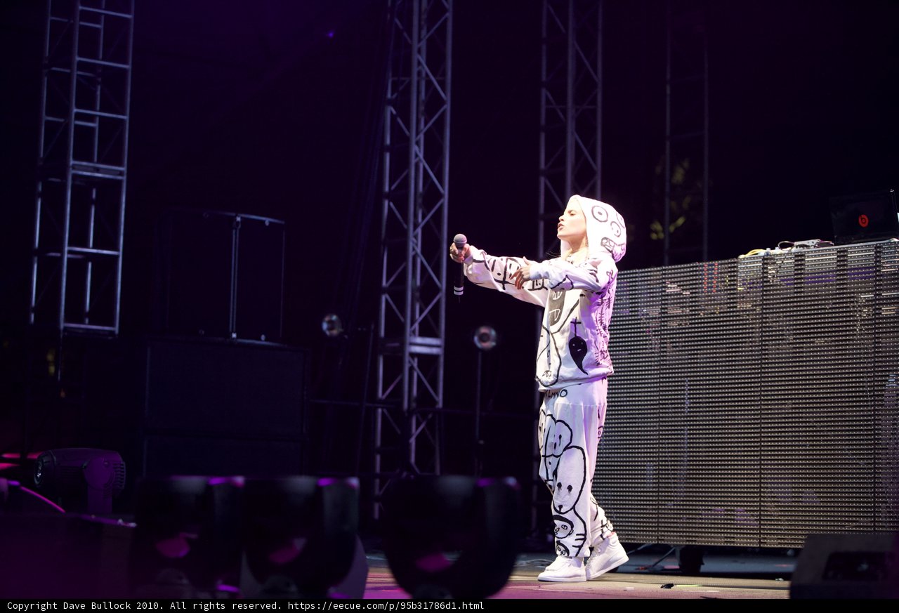 Electrifying Solo Performance on the Coachella Stage