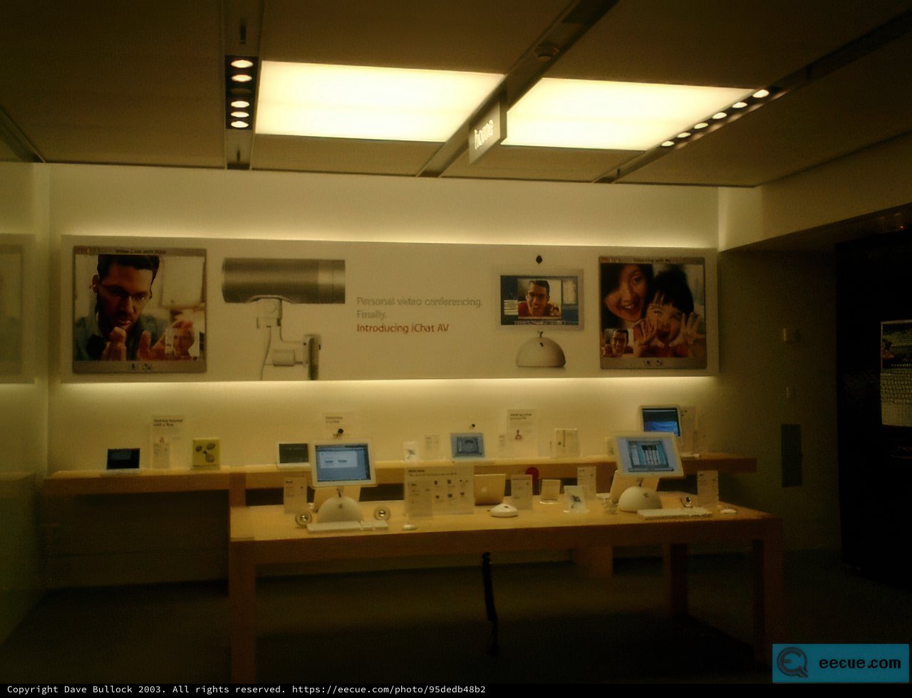 Apple Store Display