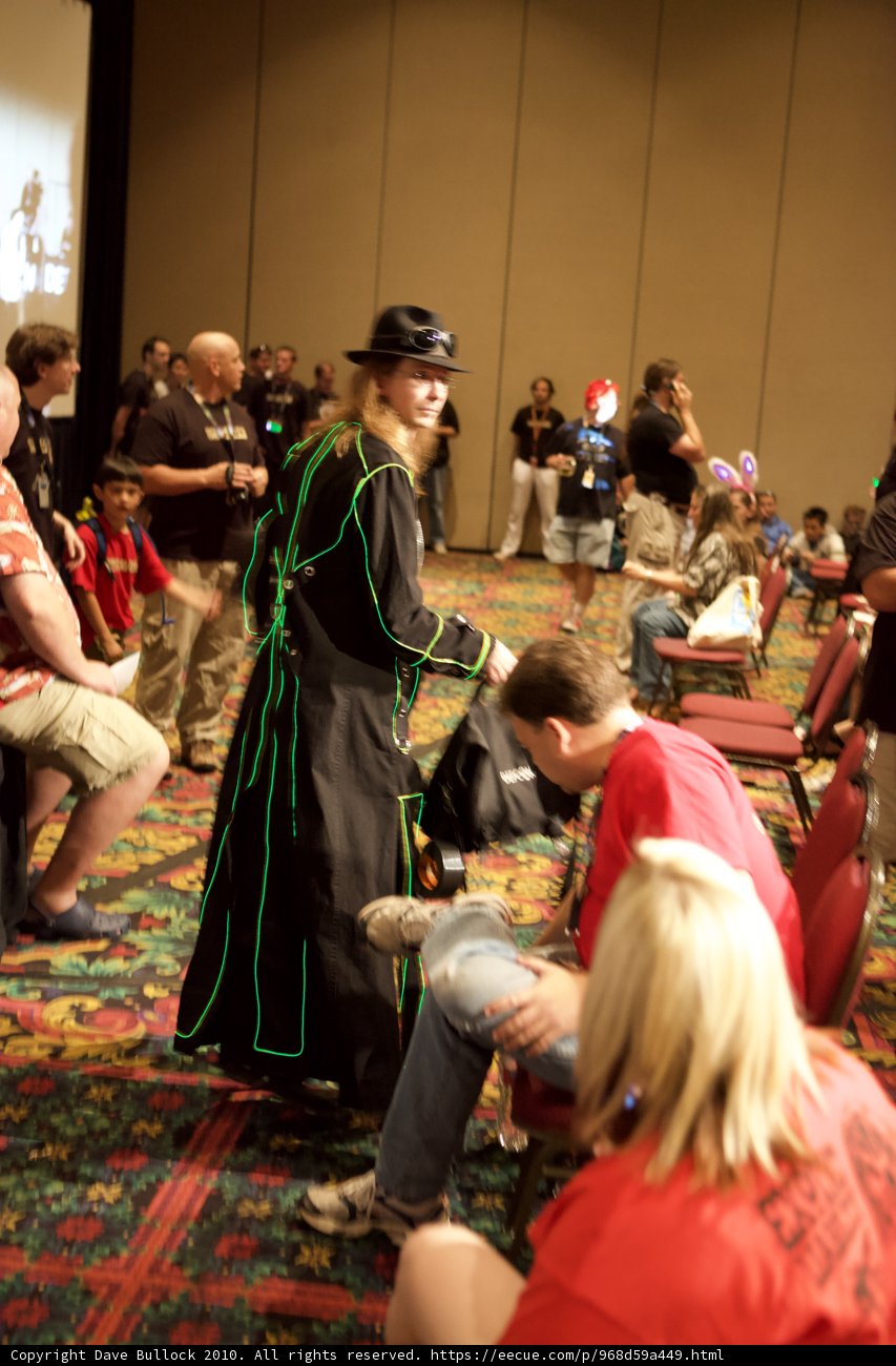 The Mysterious Black-Robed Performer