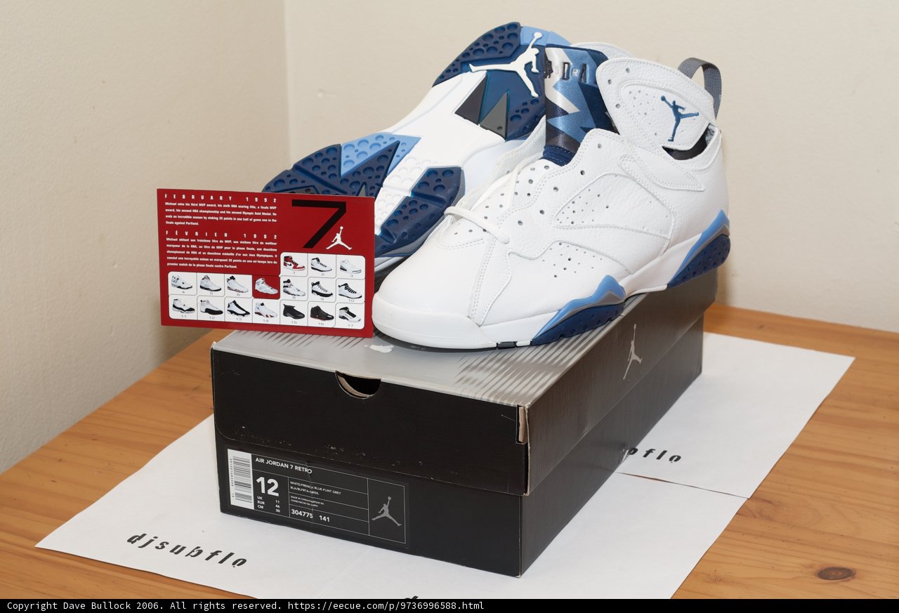 Air Jordan 7 Retro Blue/White Sneakers in Carton