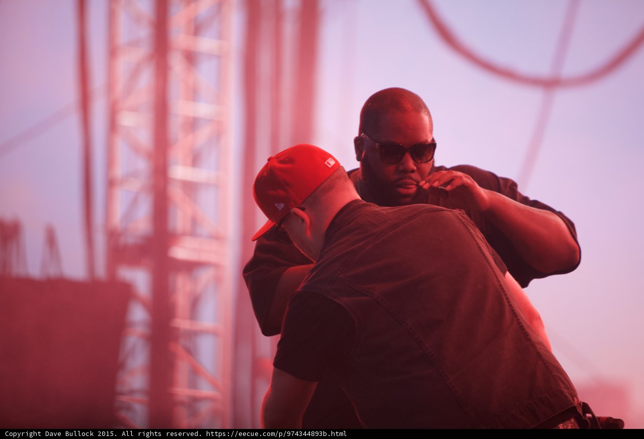 Mike Looking at El-P