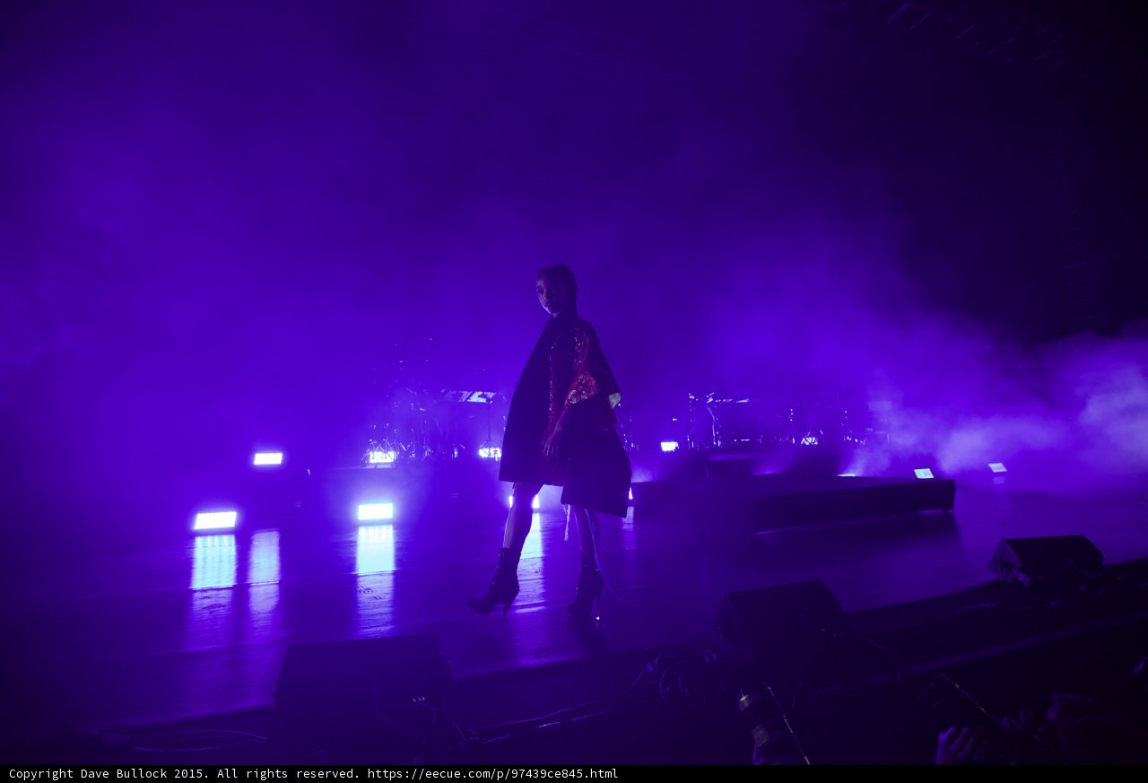 FKA twigs Wide Stage Purple Lighting Red Brocade Kimono Black Boots LED Lights Band Monitors Haze