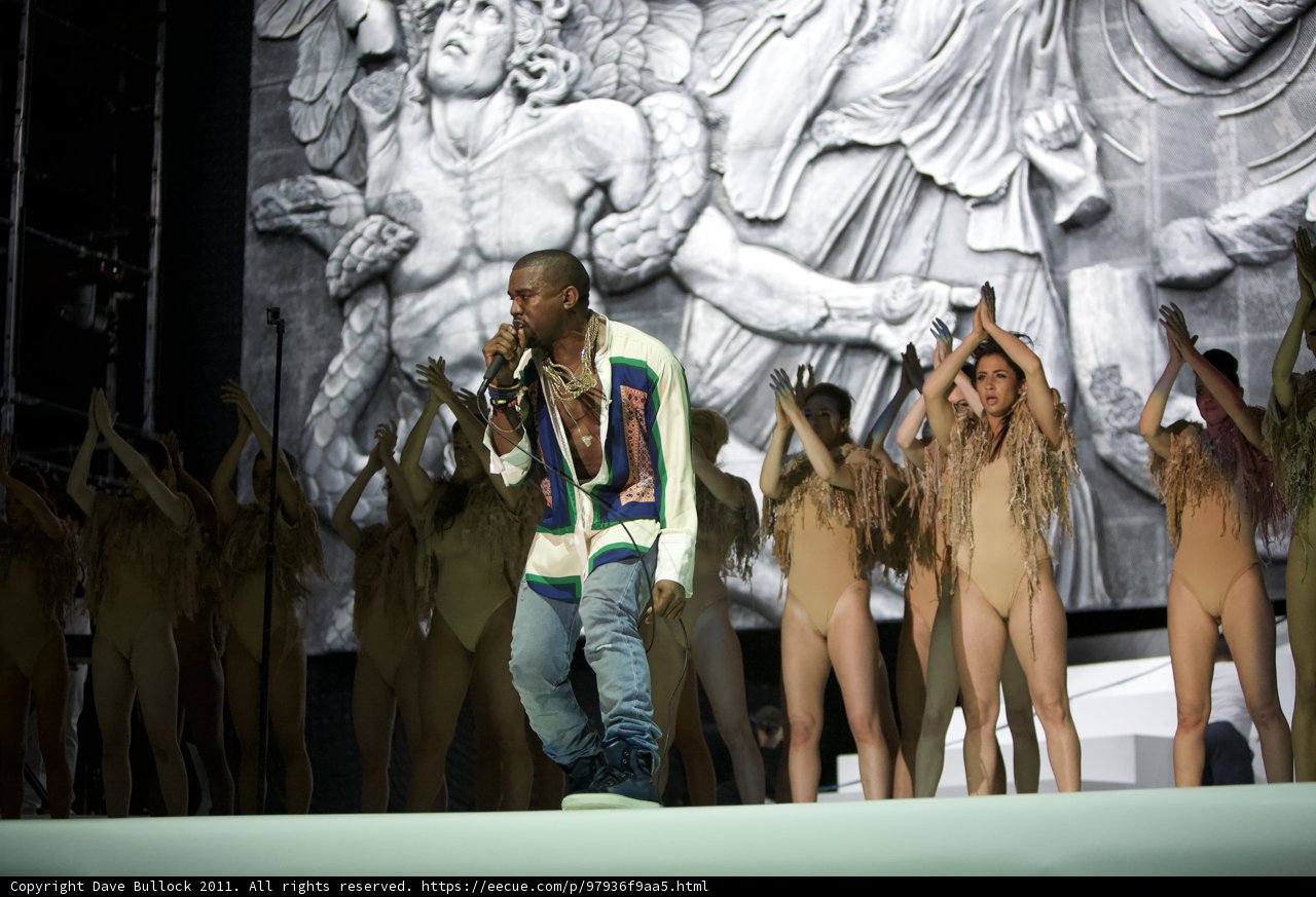 Kanye West Rocks the Stage at 2012 MTV Music Awards