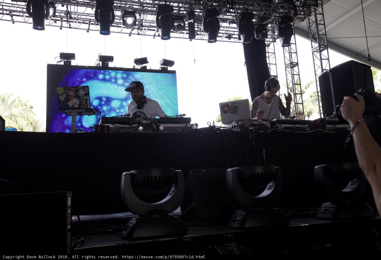 DJ Craze Rocks the Stage