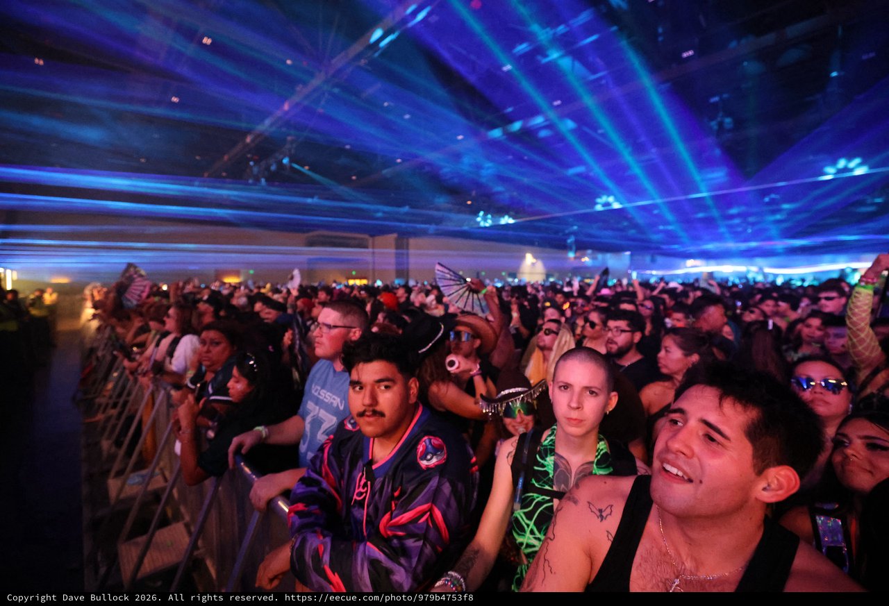 Electric Crowd Surges at Wobbleland 2026 Festival