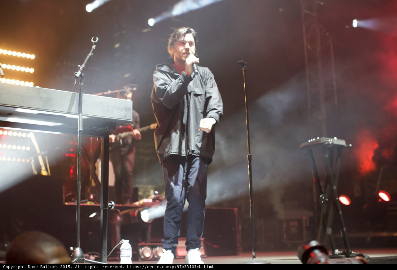 Singer Center Stage LED