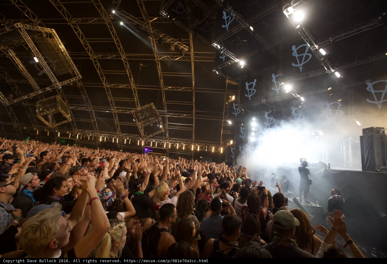 Electrifying Night-Life at Coachella Music Festival!